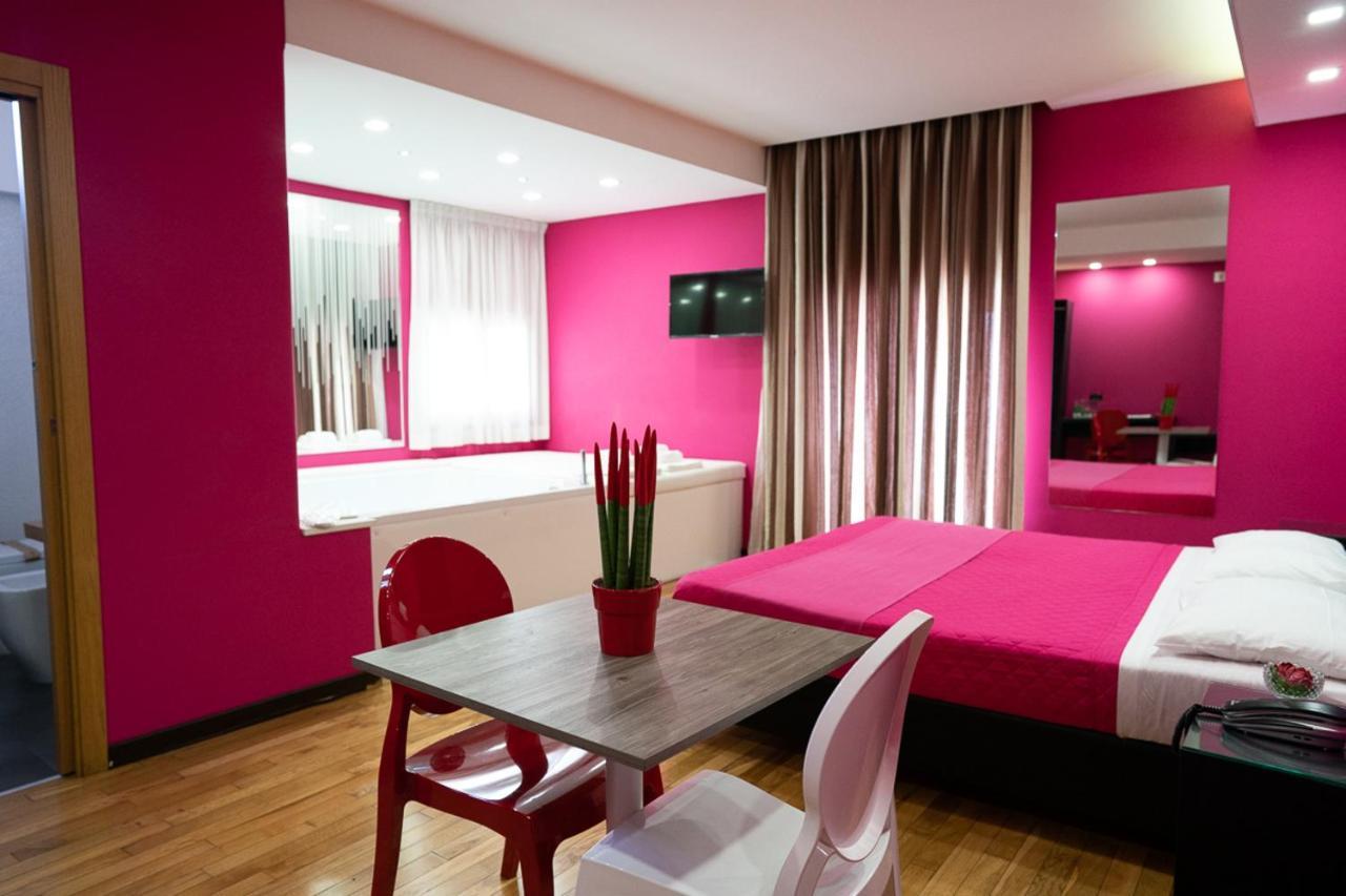 Sweet Central Hotel Caserta Exterior photo